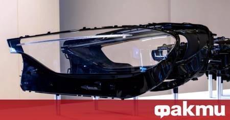 В свят обсебен от лепила и капсуловани елементи Mercedes Benz