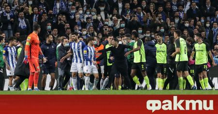 Порто и Спортинг Лисабон опорочиха до безобразие дербито помежду си