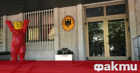 Временно управляващият Посолството на Германия в България Йорк Шуграф излезе