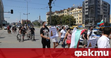 Протестите в България бяха оглавени от трима опозиционери Това казва