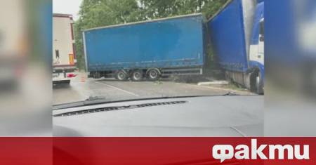 Катастрофа с три камиона затвори пътя между Видин и Монтана