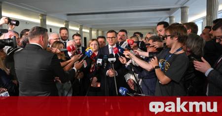 Полската десноцентристка партия Право и справедливост ПиС се разцепи след