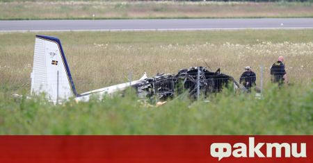 Шведските медии съобщиха че малък самолет с парашутисти се е