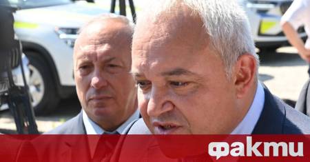 Вътрешният министър Иван Демерджиев коментира пред журналисти полетите на лидера