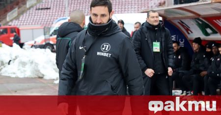 Треньорът на Локомотив Пд Александър Тунчев замина за Барселона Той
