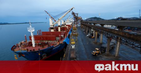 Гръцки представители нахлуха в руски товарен кораб съобщи EA Daily