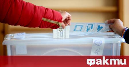 След като правителството подаде оставка и страната се изправи пред