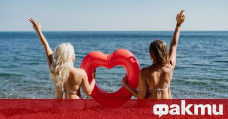 Повечето плажуващи избират локацията си на пясъка на абсолютно случаен