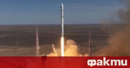 Мощният апарат излетя от пределите на космодрума Jiuquan ситуиран сред