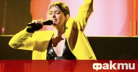 Безапелационно напред в италианското музикално шоу X-factor продължава 16-годишната Никол
