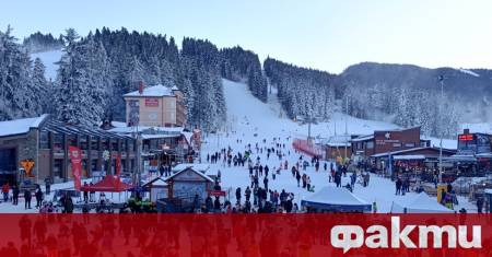 Пищно светлинно и факелно шоу озари пистите на ски курорта