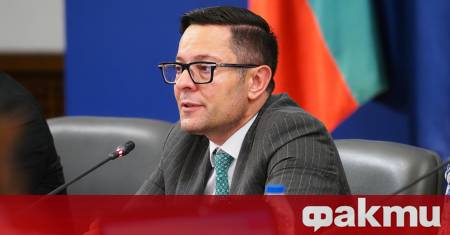 Вицепремиерът и министър на икономиката инвестициите и индустрията Александър Пулев