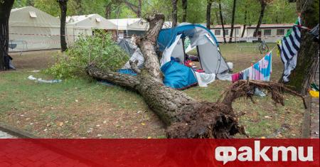Ураганни ветрове в Северна Италия събориха по време на буря
