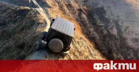 Шофьор на Jeep Wrangler бе принуден да изостави всъдехода си