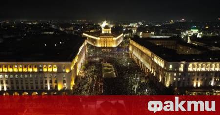 Световните агенции отразиха антиправителствените протести в България снощи като отбелязаха