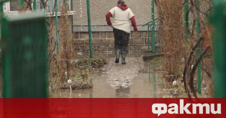 Големите наводнения в Бургаско оставиха повече от три месеца село