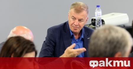 Наско Сираков ще проведе среща с играчите на Левски Тя