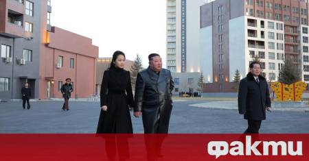 Севернокорейският лидер Ким Чен ун ръководи церемония по откриването на