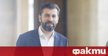 Бившият министър председател Кирил Петков сподели снимка от морския бряг
