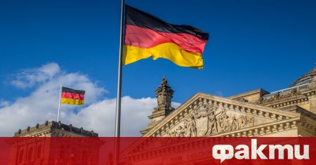 Германският вътрешен министър Нанси Фезер иска началникът на службата за