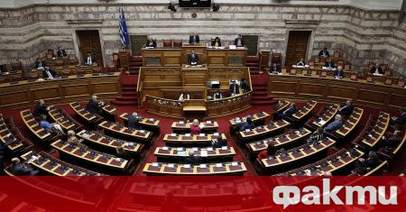 Гръцките народни представители приеха реформата за труда съобщи Катимерини Гласуването