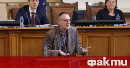 Имам усещането че управлява Корнелия Нинова защото цялата коалиция клекна