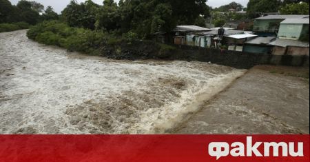 Ураганът Джулия утихна, но проливните дъждове в Гватемала и Ел