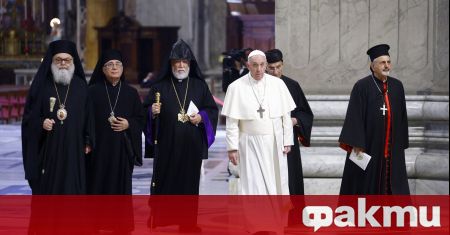 Папа Франциск е добре след операцията на дебелото черво, съобщи