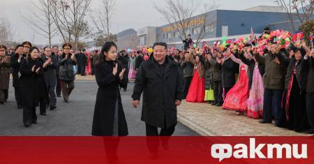 Лидерът на Северна Корея Ким Чен ун присъства на официалното