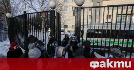 Руската полиция прекрати форум на опозицията съобщи Фигаро Участвали са