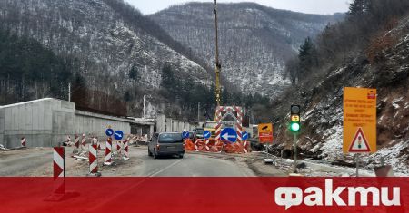 Фирмите които извършват ремонт на трасето между граничния пункт Калотина