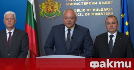 Правителството предприема мерки за борба с пожарите във връзка с