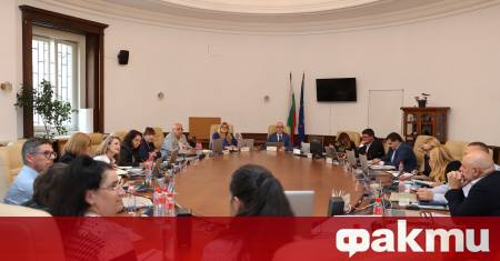 Новият състав на Централната избирателна комисия проведе първата си работна