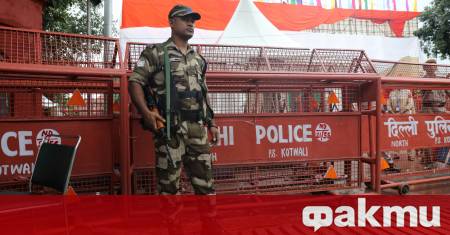 Паркирана кола се взриви до Червената крепост в индийската столица