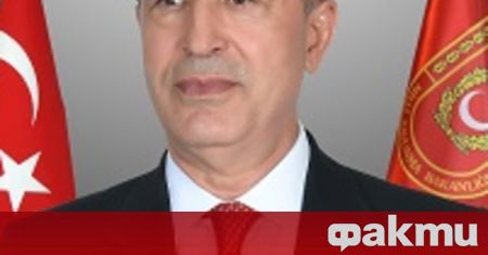 Турският министър на отбраната Хулуси Акар е разговарял по телефона