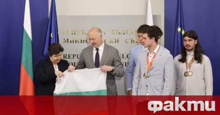 Премиерът Росен Желязков тържествено връчи българския национален флаг на олимпийските