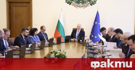 Без изявление на министър председателя в оставка Росен Желязков започна