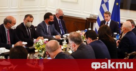 Премиерът Кириакос Мицотакис откри заседание на кабинета в петък с