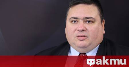 ФАКТИ публикува мнения с широк спектър от гледни точки за