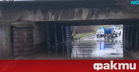 Заради обилните валежи на територията на София аварийните екипи на