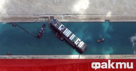 Огромният контейнеровоз който блокира Суецкия канал от близо седмица вече