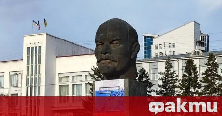 Най-голямата в света скулптура на главата на Ленин се намира