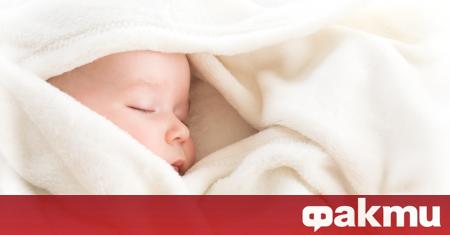 Изоставено едноседмично бебе е било увито в одеяло а до