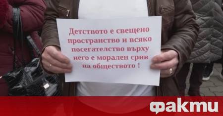 Протест и напрежение пред съда в Сливен заради съмнения за