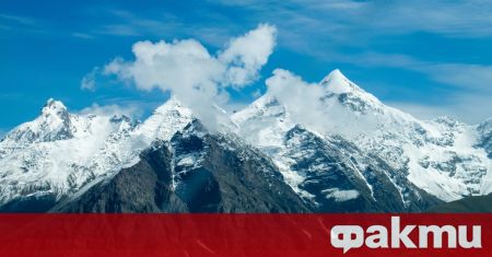 Десет алпинисти загинаха още 17 бяха ранени в планините на