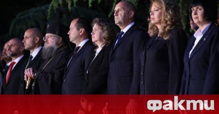 Председателят на Народното събрание Наталия Киселова и народни представители участваха