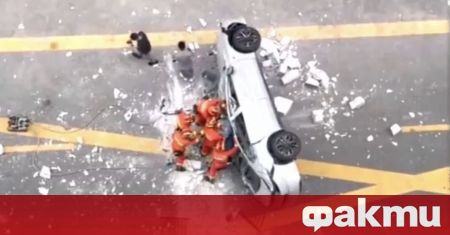 Автомобил на китайската компания NIO падна от многоетажен паркинг в