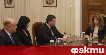 Президентът Илияна Йотова продължава с консултациите с парламентарно представените партии