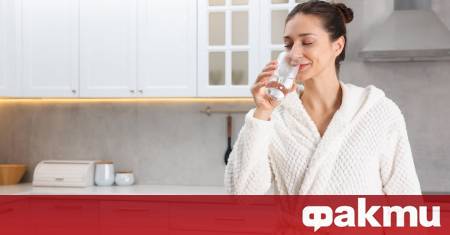 Оказва се че една проста чаша вода изпита преди миенето