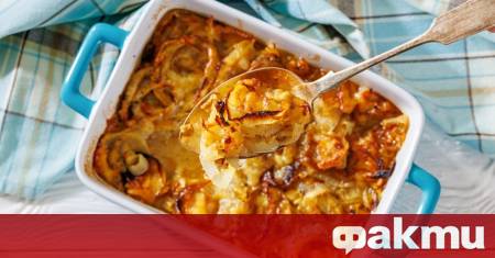 Необходими продукти жълт лук 1 кг краве масло 60 г
